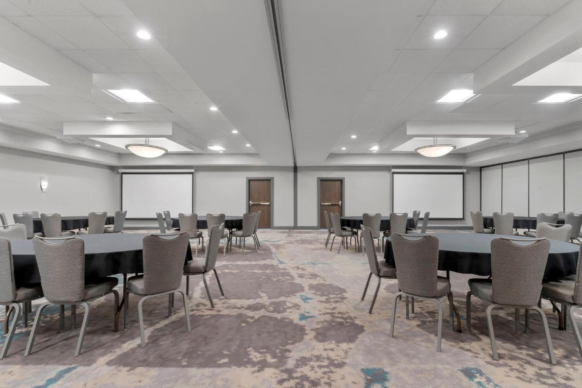 Holiday Inn Dubuque/Galena By Ihg מראה חיצוני תמונה