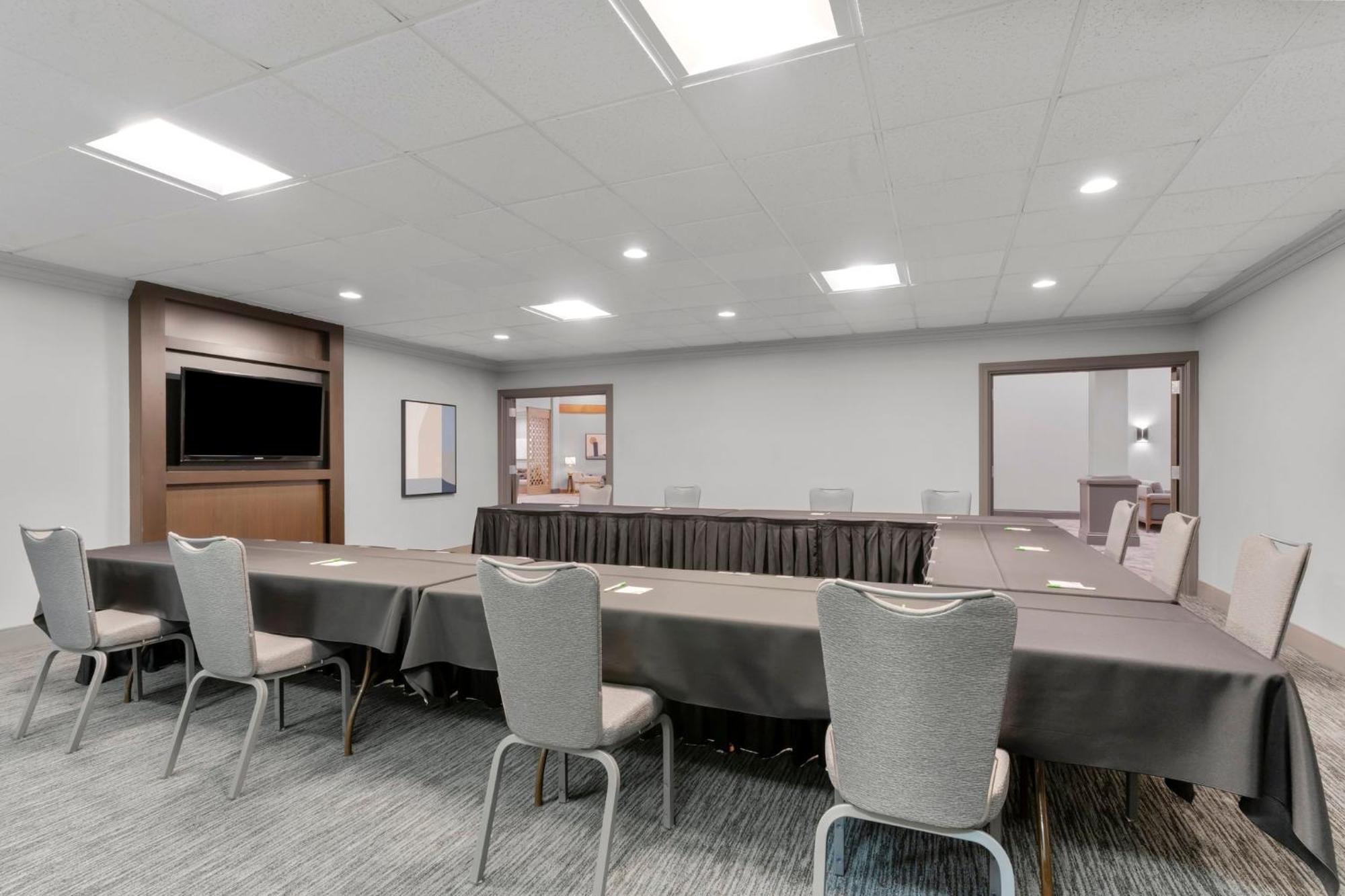 Holiday Inn Dubuque/Galena By Ihg מראה חיצוני תמונה