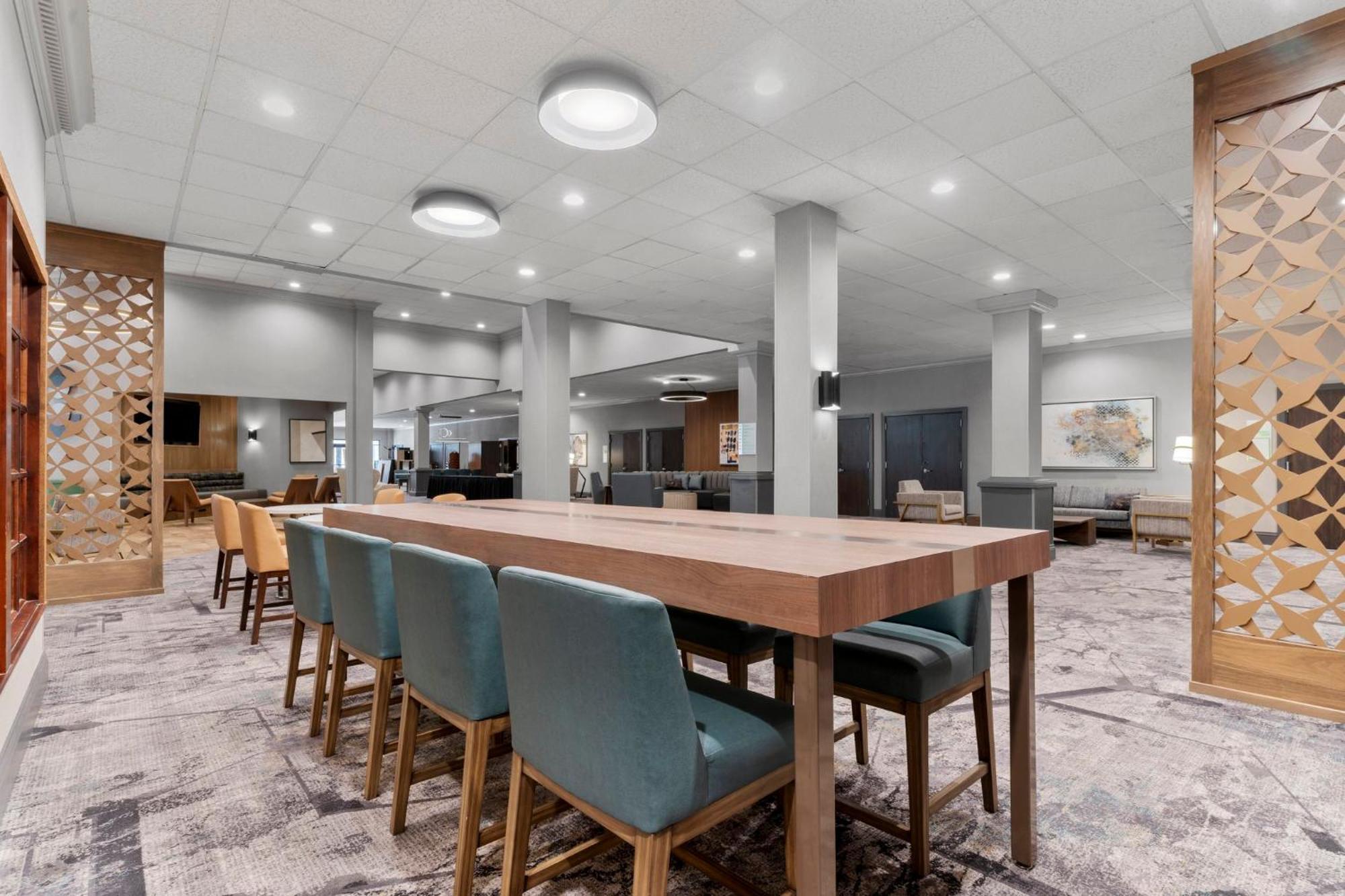 Holiday Inn Dubuque/Galena By Ihg מראה חיצוני תמונה