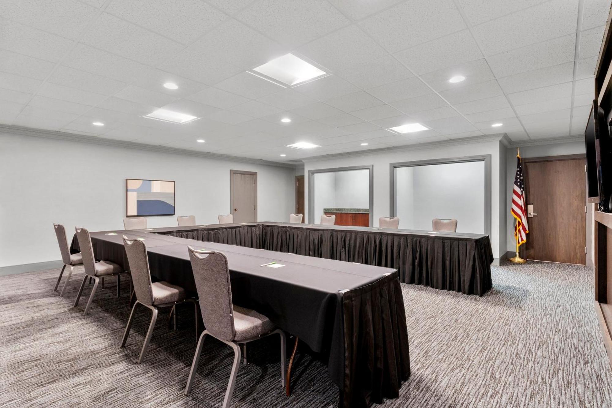 Holiday Inn Dubuque/Galena By Ihg מראה חיצוני תמונה