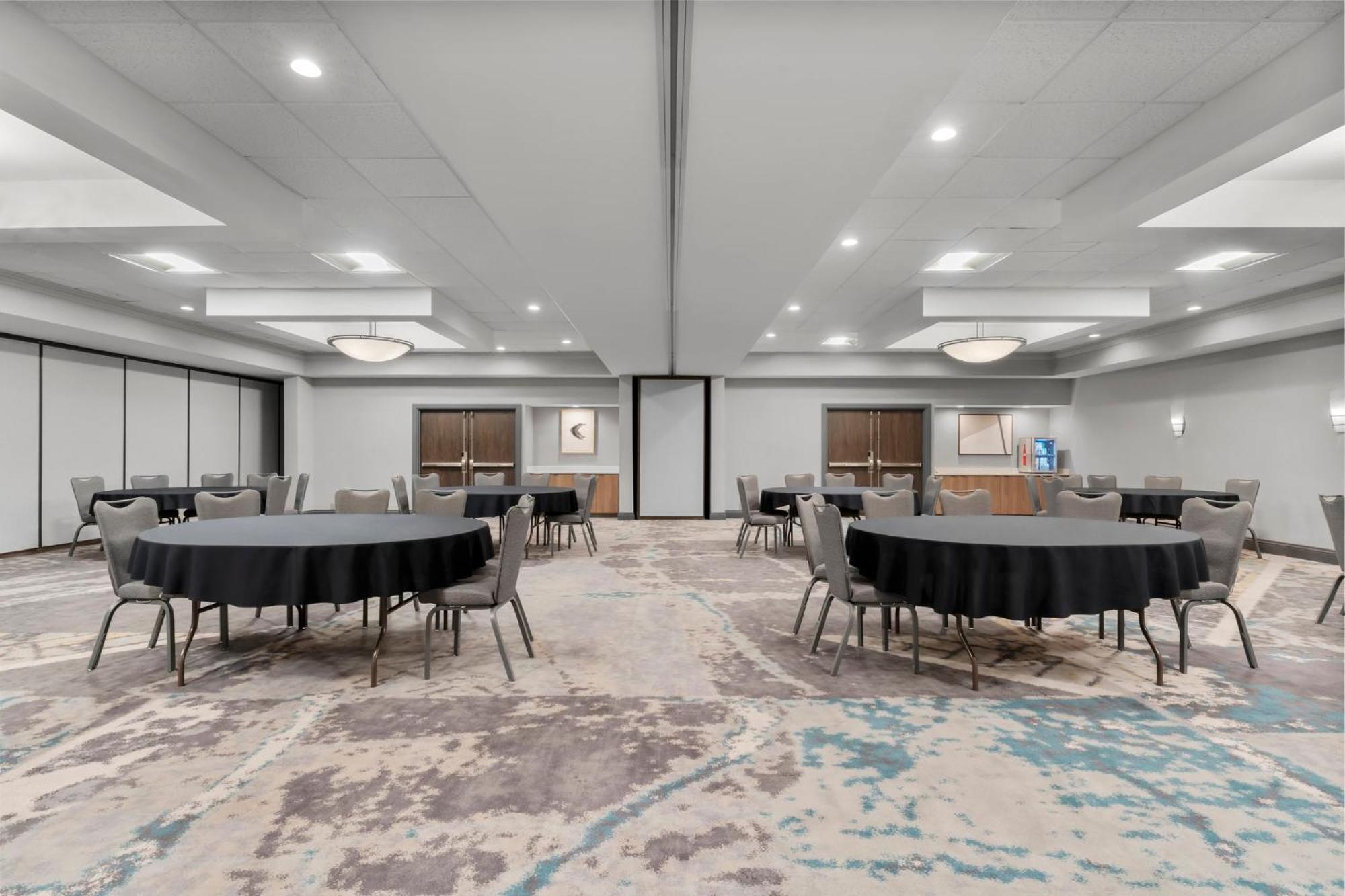Holiday Inn Dubuque/Galena By Ihg מראה חיצוני תמונה