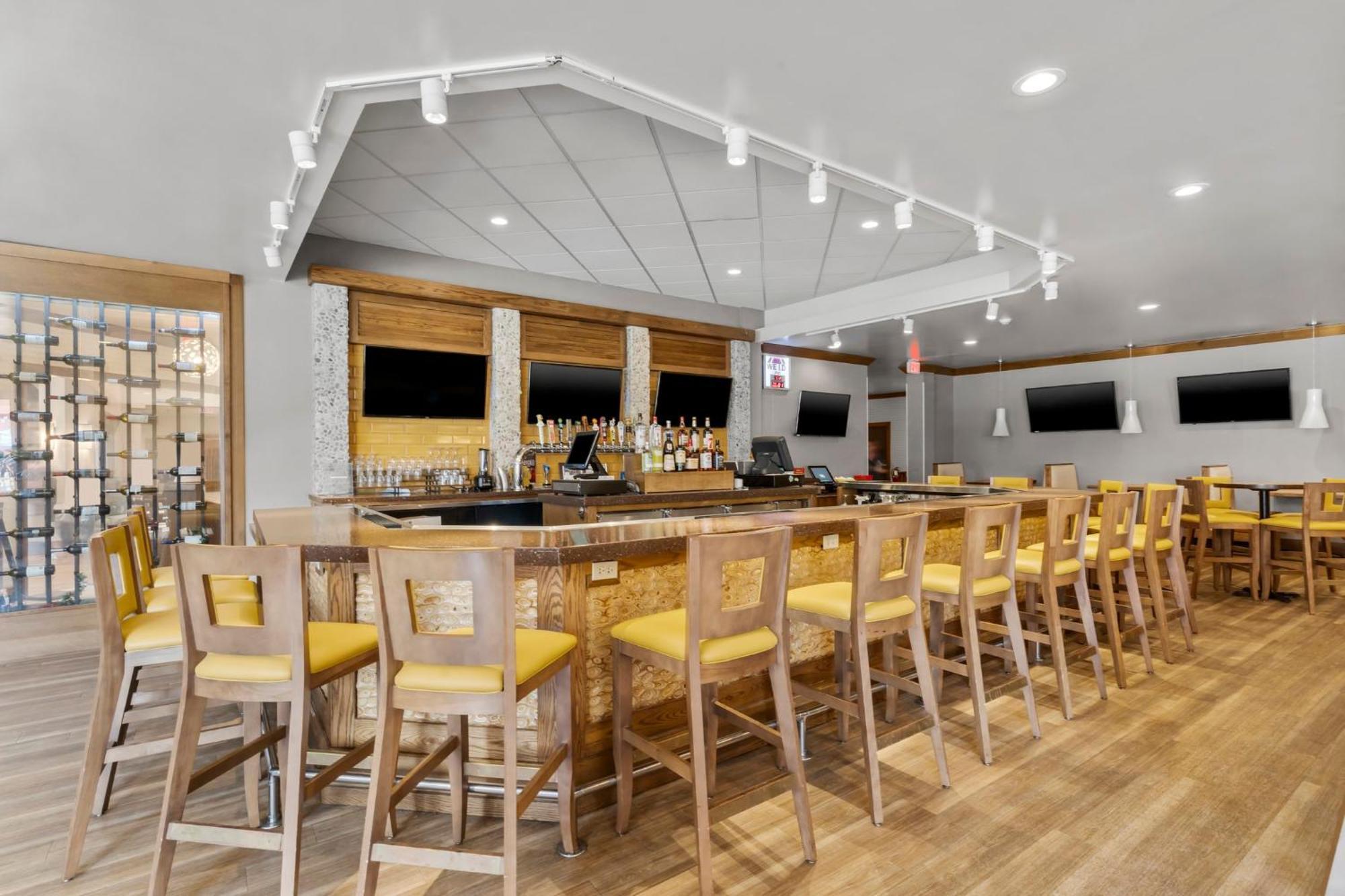 Holiday Inn Dubuque/Galena By Ihg מראה חיצוני תמונה