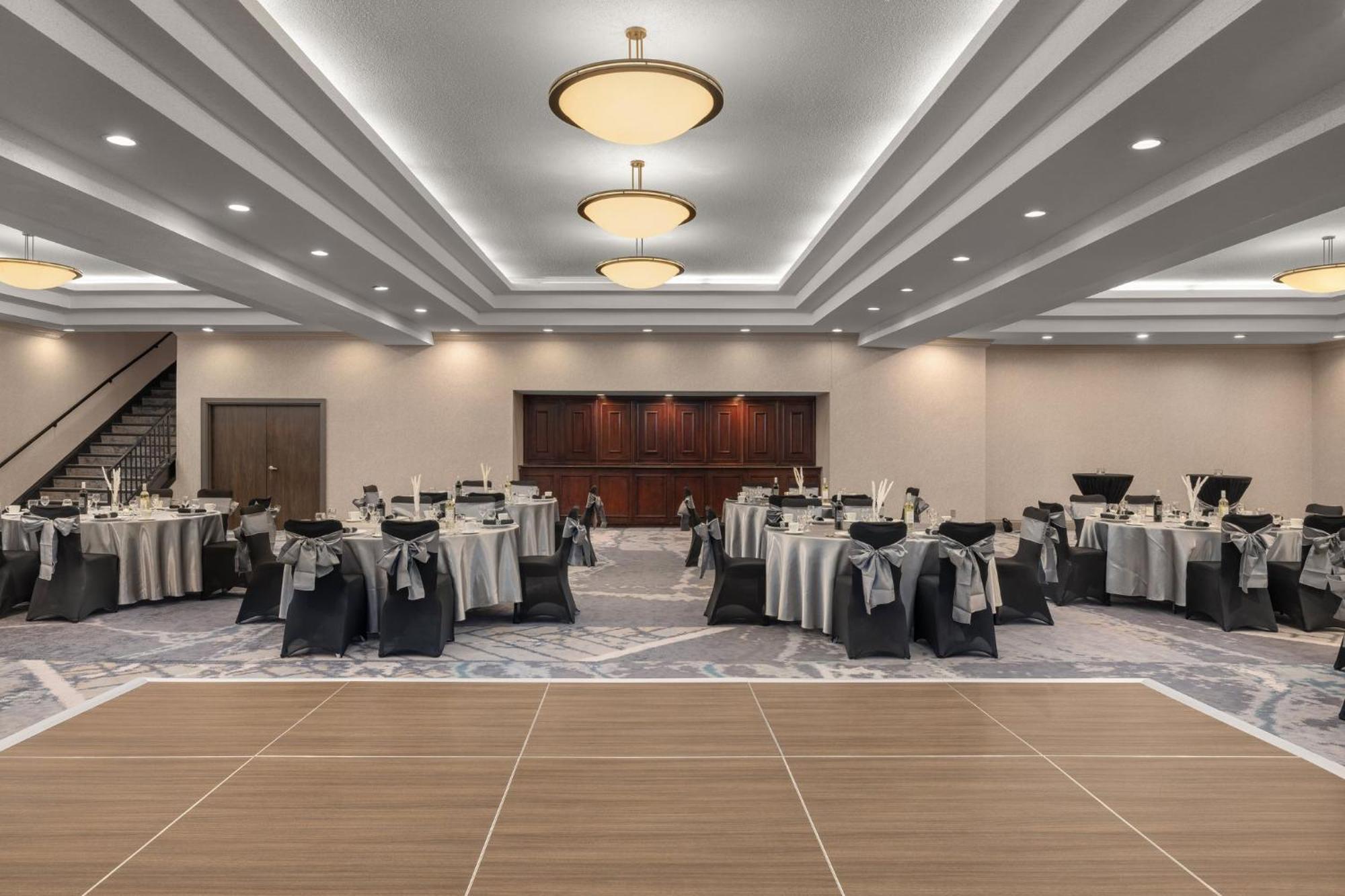 Holiday Inn Dubuque/Galena By Ihg מראה חיצוני תמונה