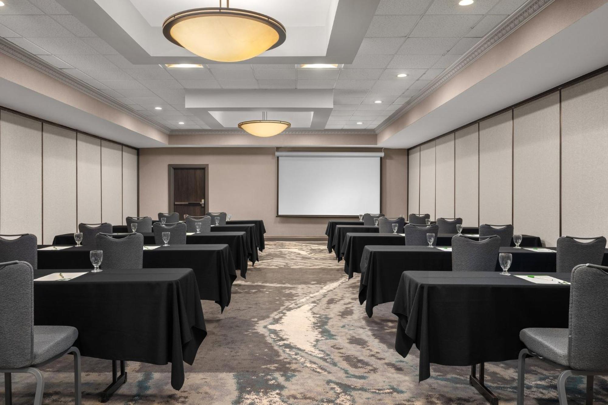 Holiday Inn Dubuque/Galena By Ihg מראה חיצוני תמונה