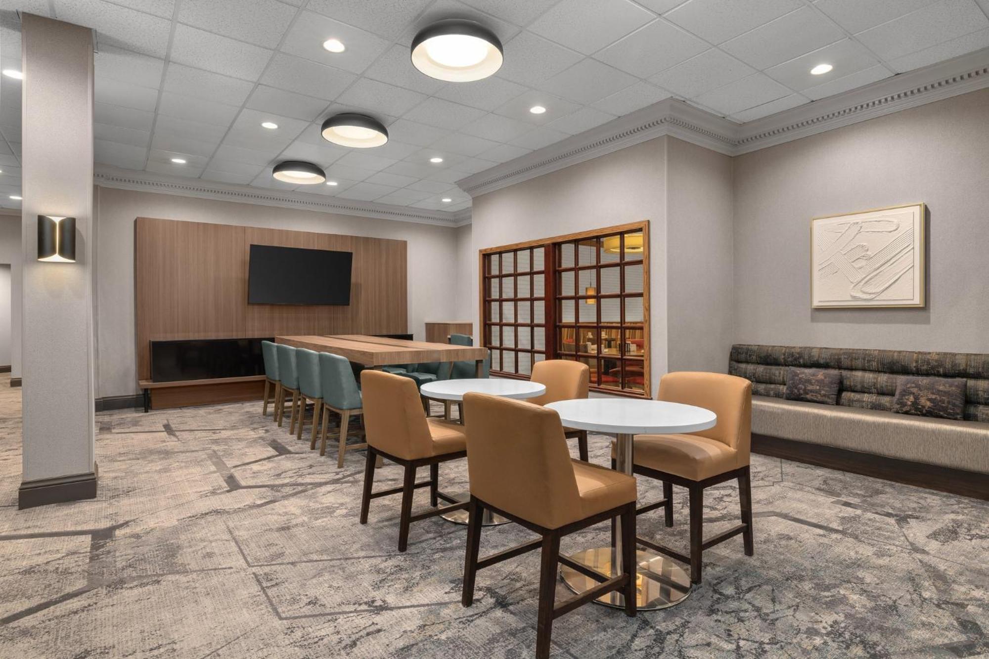 Holiday Inn Dubuque/Galena By Ihg מראה חיצוני תמונה