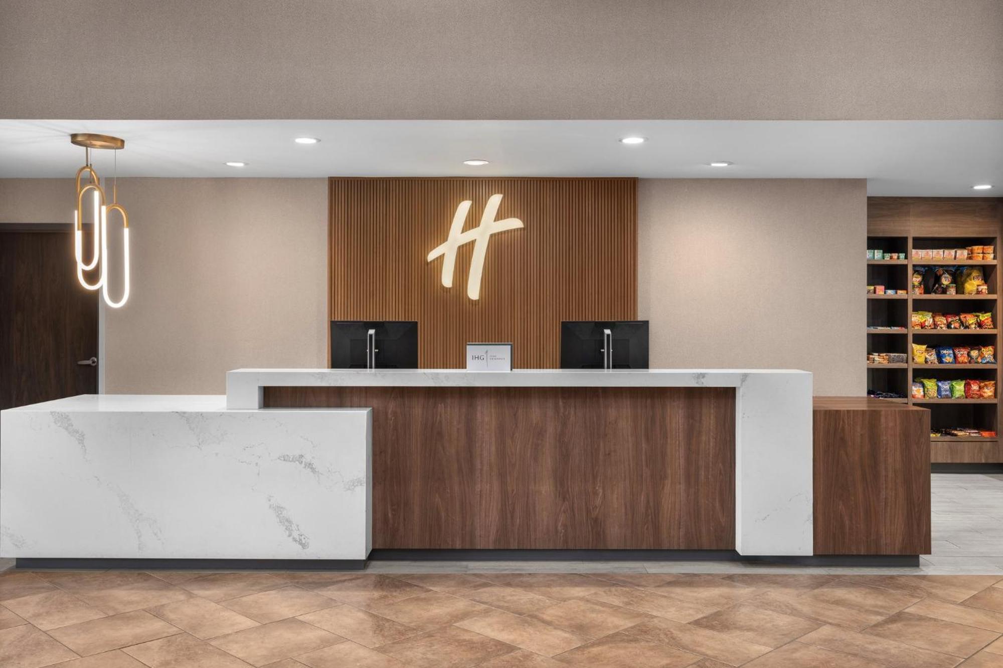 Holiday Inn Dubuque/Galena By Ihg מראה חיצוני תמונה