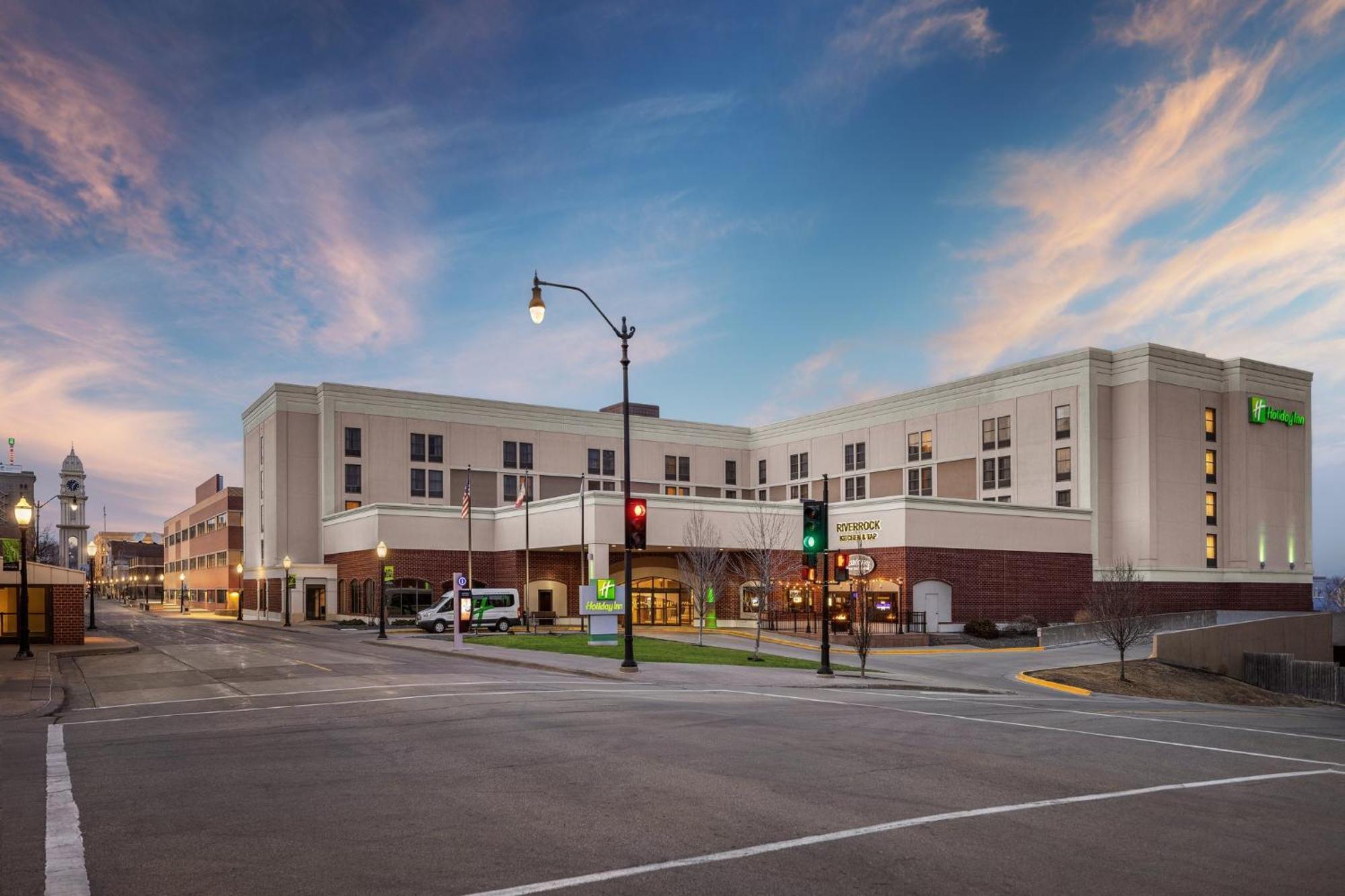 Holiday Inn Dubuque/Galena By Ihg מראה חיצוני תמונה